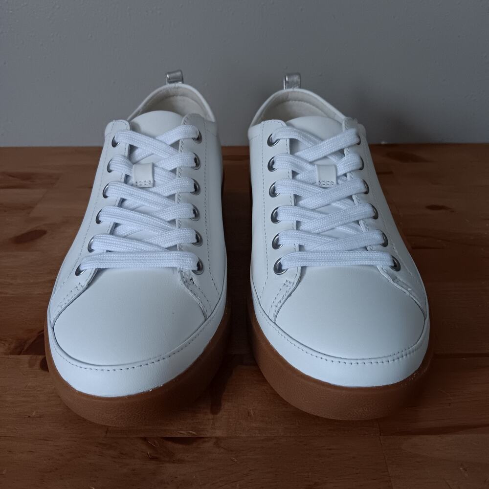 Vionic Winny White Leather Gum Sneaker Women's size 8 Wide NWB - Picture 2 of 10